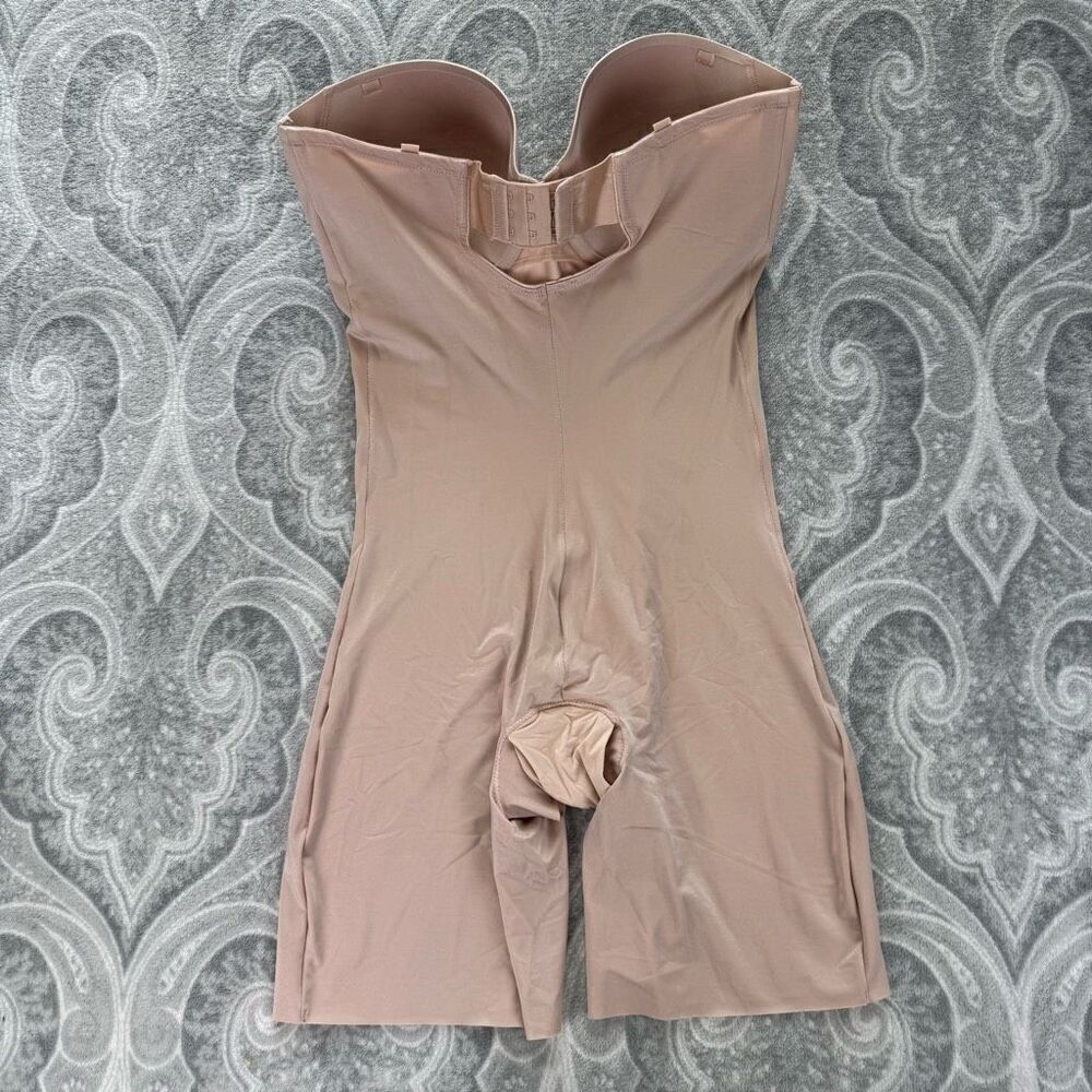 Womens Spanx Suit Your Fancy Strapless Cupped Mid-Thigh Bodysuit - Picture 3 of 4